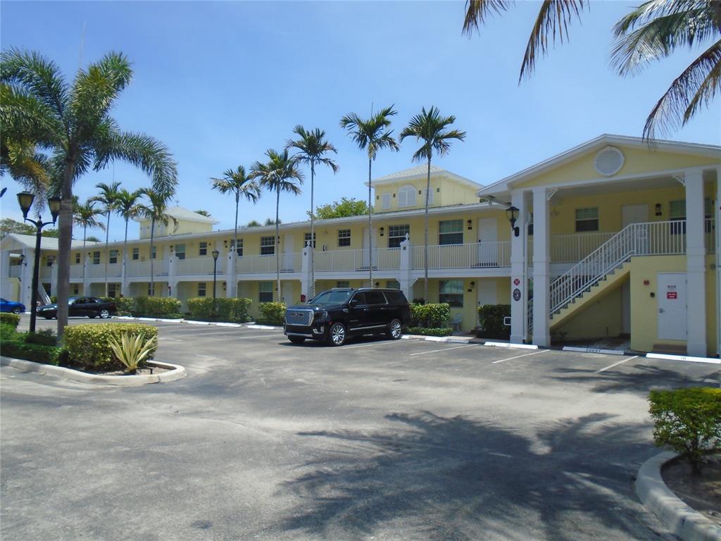 2660 Northeast 8th Avenue, Unit 208 Wilton Manors, FL 33334 - Photo 38 of 49 a view of a house with a patio