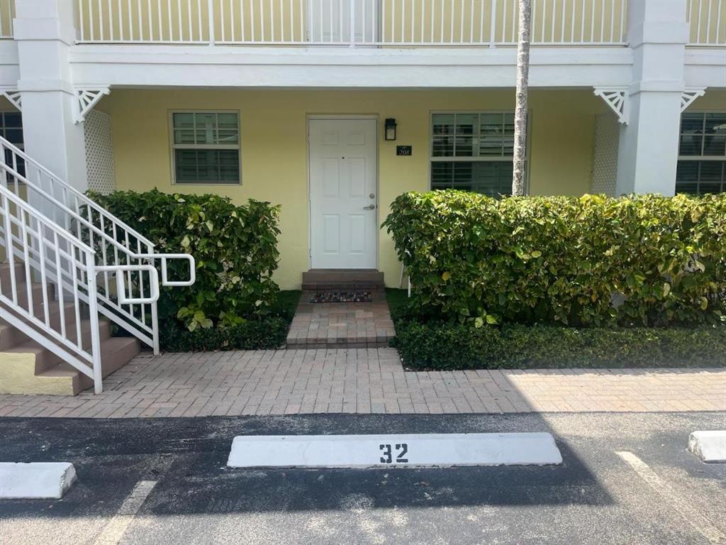 2660 Northeast 8th Avenue, Unit 208 Wilton Manors, FL 33334 - Photo 42 of 49 front view of a house