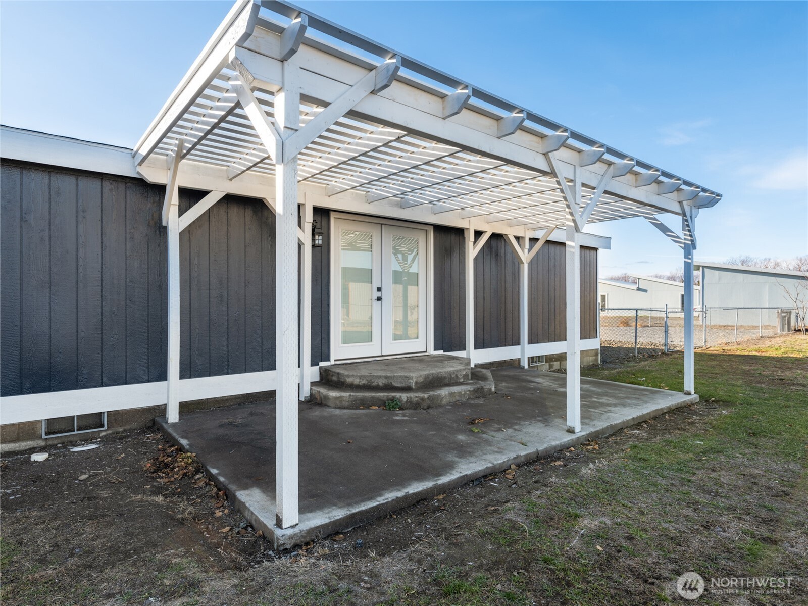 734 Lakeside Way Mattawa, WA 99349 - Photo 30 of 34 a view of a house with a porch
