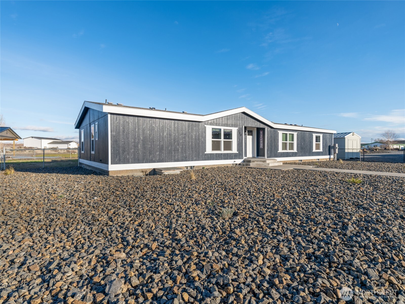 734 Lakeside Way Mattawa, WA 99349 - Photo 33 of 34 a view of a house with a backyard