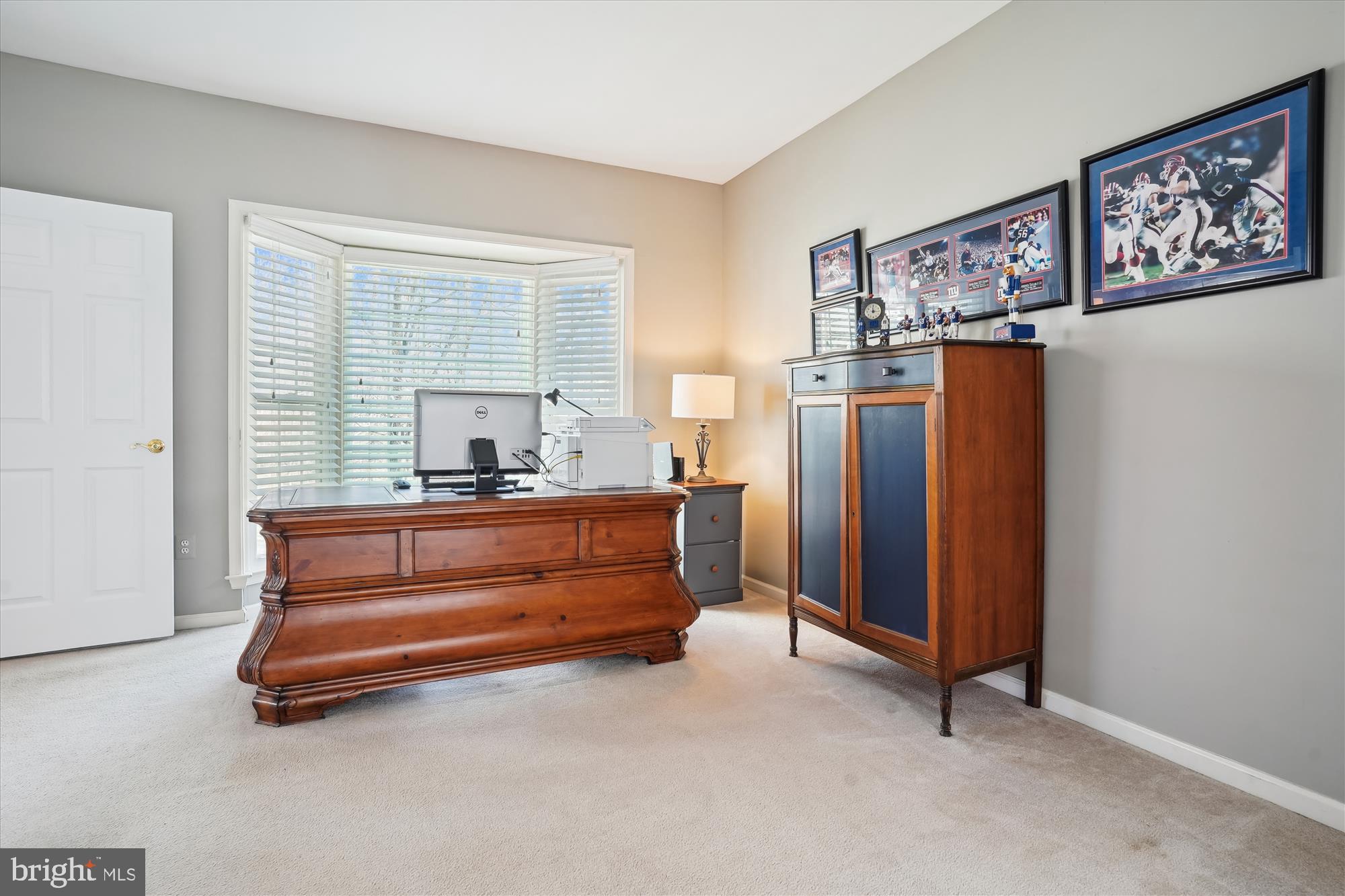 8535 Oak Chase Circle Fairfax Station, VA 22039 - Photo 15 of 62 a living room with furniture and a window