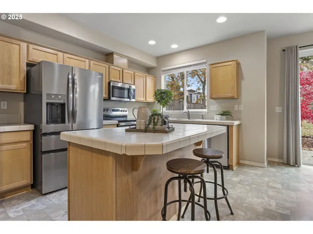 $395,000 | 623 Oak Hollow Drive, Newberg, OR 97132