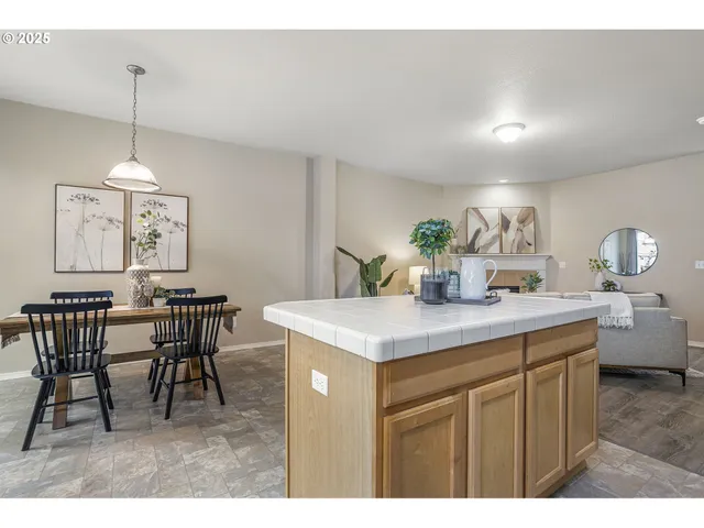 $395,000 | 623 Oak Hollow Drive, Newberg, OR 97132