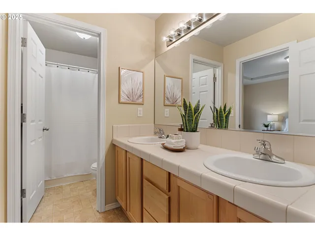 $395,000 | 623 Oak Hollow Drive, Newberg, OR 97132