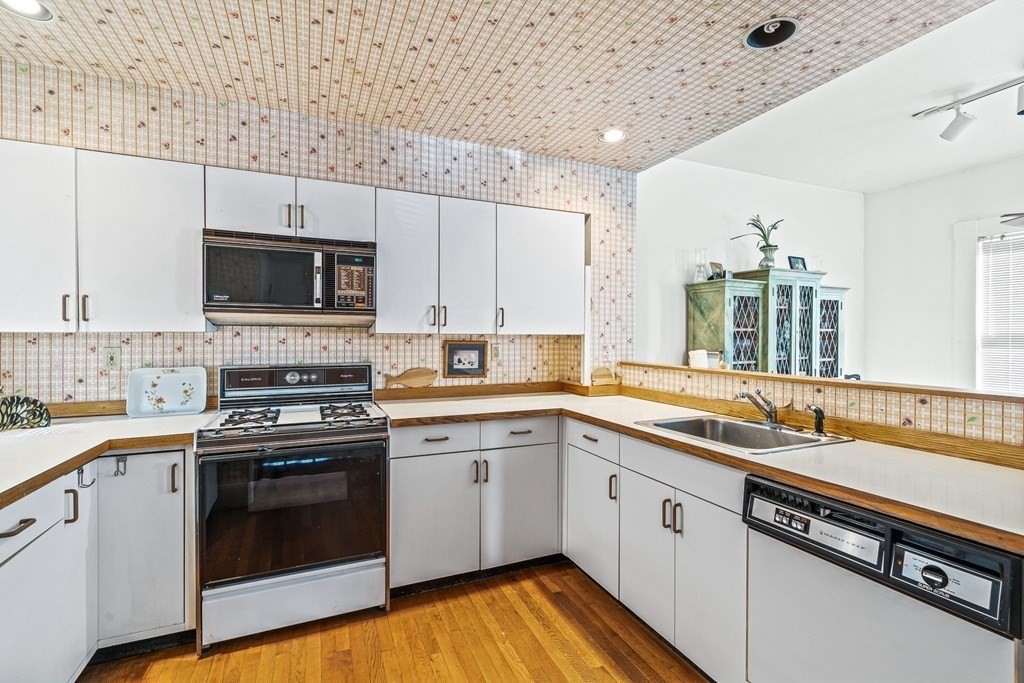 50 Roberts Road Cambridge, MA 02138 - Photo 7 of 15