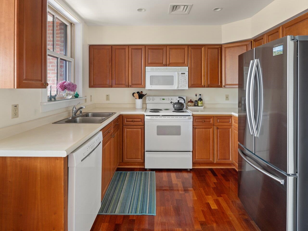 40 College Street, Unit 405C Burlington, VT 05401 - Photo 10 of 36