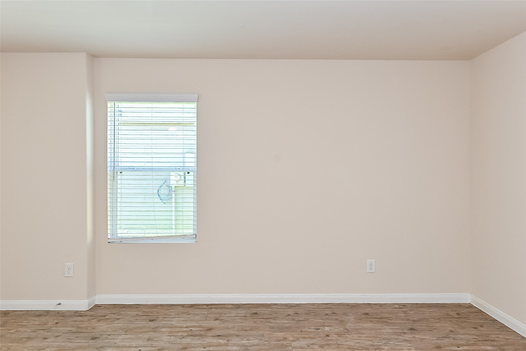 12707 Veterans Ranch Road Houston, TX 77014 - Photo 11 of 17 Photos may be representative of the floor plan and not the exact home. Finishes, layout, and features of the actual property for lease may vary.