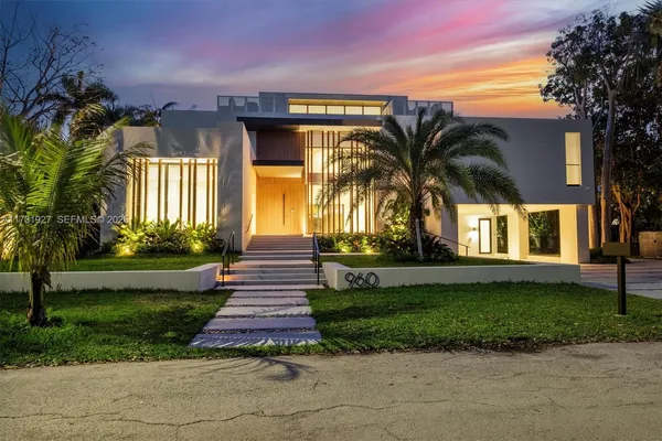 $20,300,000 | 960 Mariner Drive, Key Biscayne, FL 33149