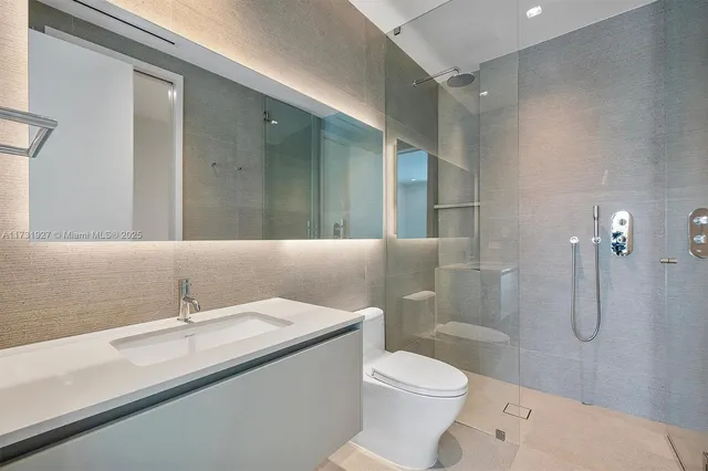 $21,900,000 | 960 Mariner Drive, Key Biscayne, FL 33149