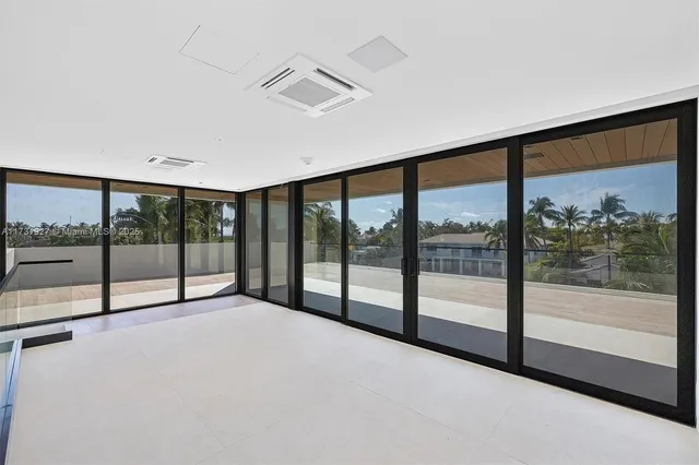 $21,900,000 | 960 Mariner Drive, Key Biscayne, FL 33149