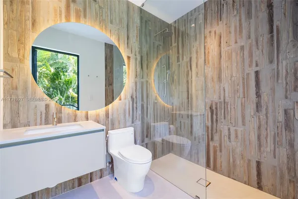 $20,300,000 | 960 Mariner Drive, Key Biscayne, FL 33149