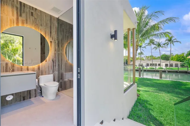 $21,900,000 | 960 Mariner Drive, Key Biscayne, FL 33149