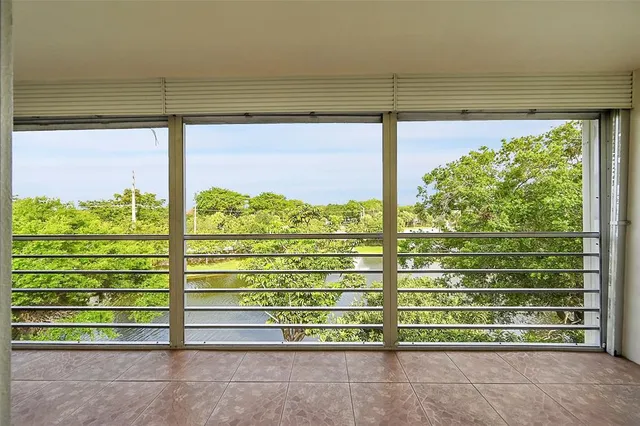 $109,777 | 2502 Antigua Terrace, Unit J4, Coconut Creek, FL 33066