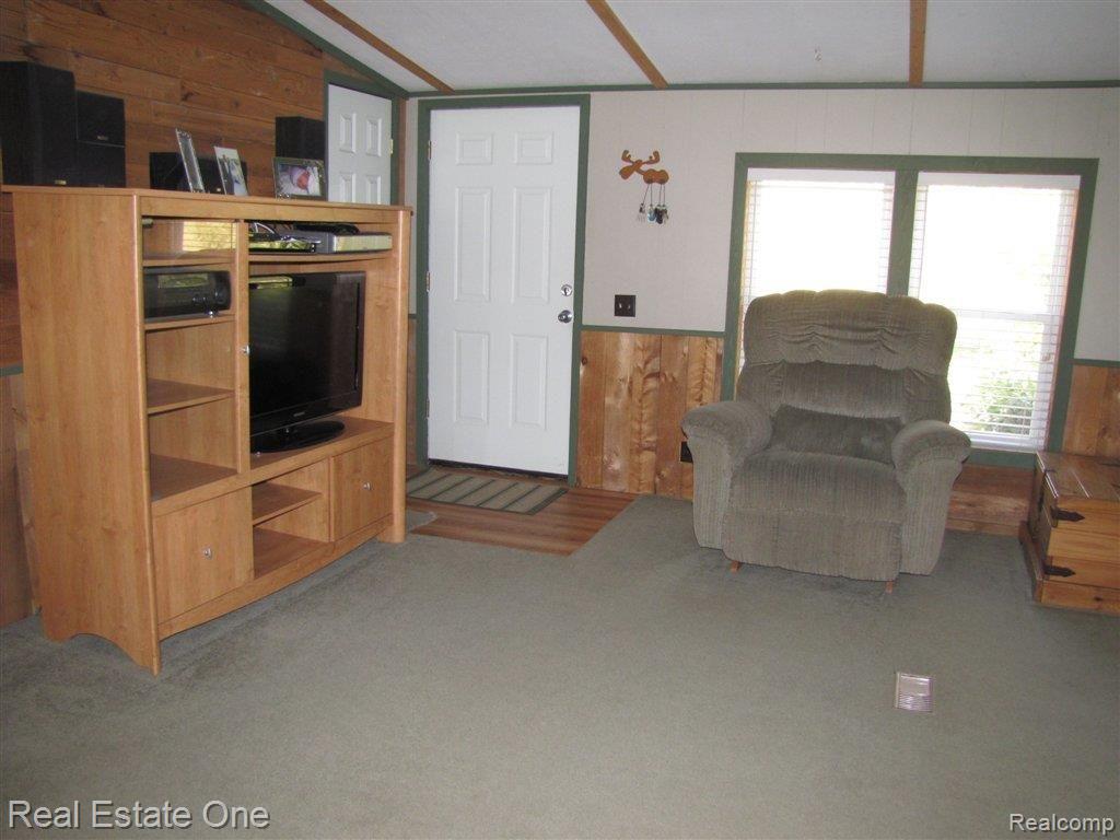 743 Chase Lake Road Howell, MI 48855 - Photo 4 of 16 Living Room