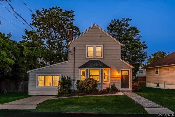 $599,999 | 19 Westside Avenue, Bay Shore, NY 11706