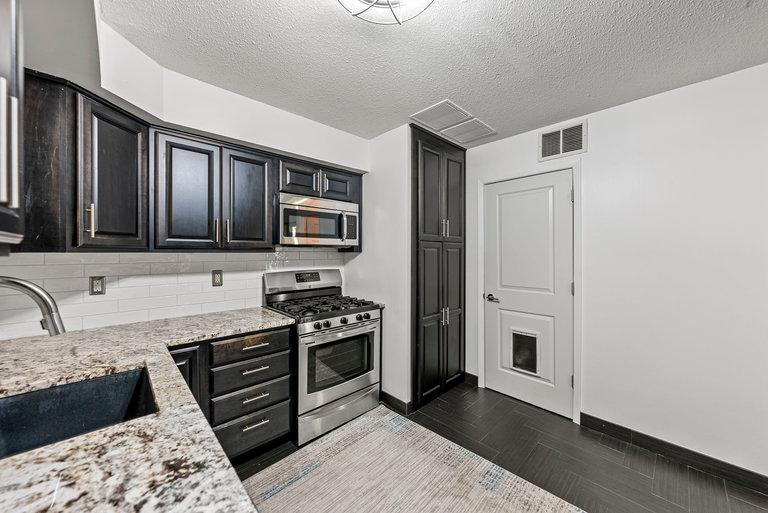 8775 Basswood Road Eden Prairie, MN 55344 - Photo 5 of 36