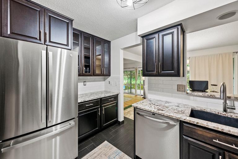 8775 Basswood Road Eden Prairie, MN 55344 - Photo 7 of 36