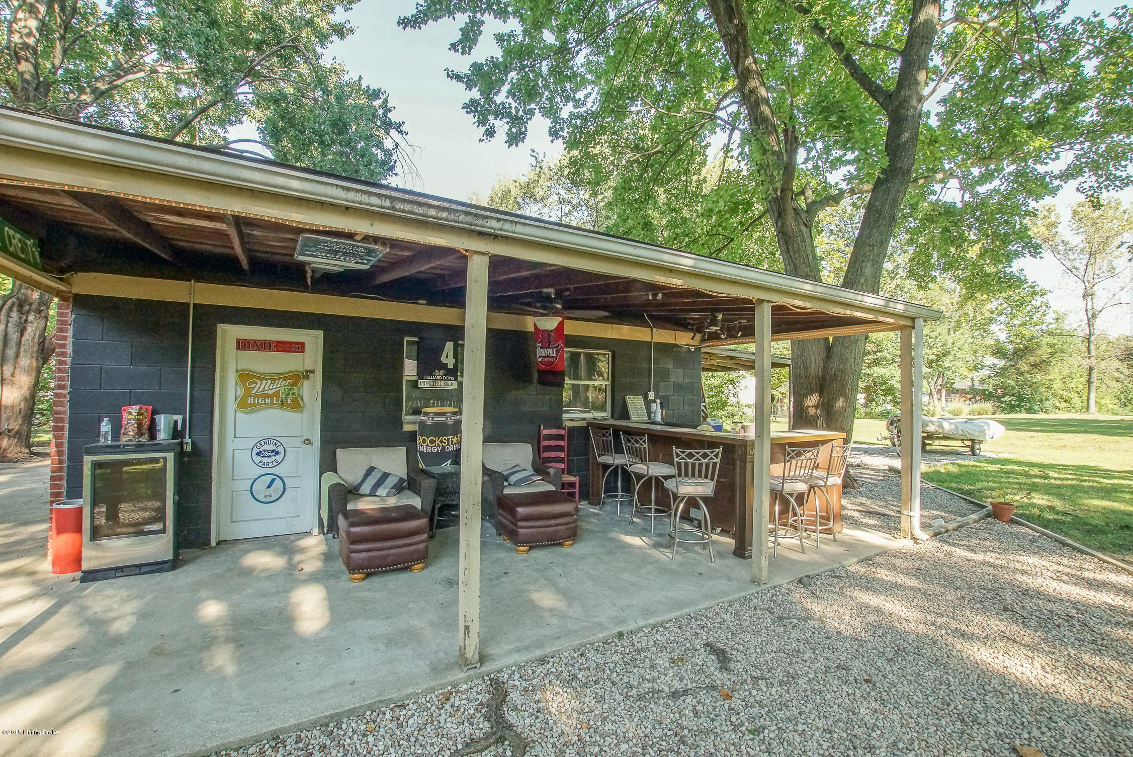4308 Lambert Road Louisville, KY 40219 - Photo 22 of 39 Garage Bar 1
