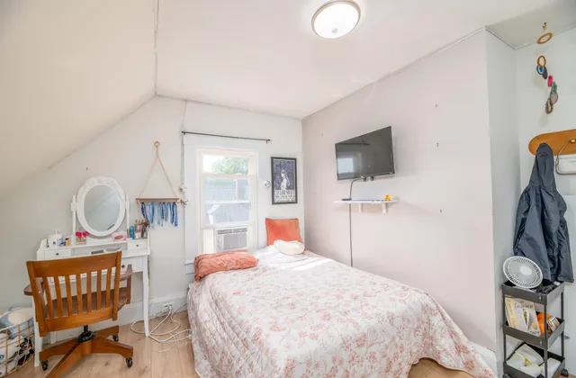 $285,000 | 11 Cobbossee Avenue, Gardiner, ME 04345