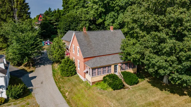 $285,000 | 11 Cobbossee Avenue, Gardiner, ME 04345