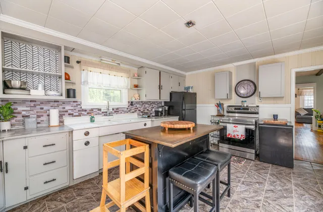 $285,000 | 11 Cobbossee Avenue, Gardiner, ME 04345