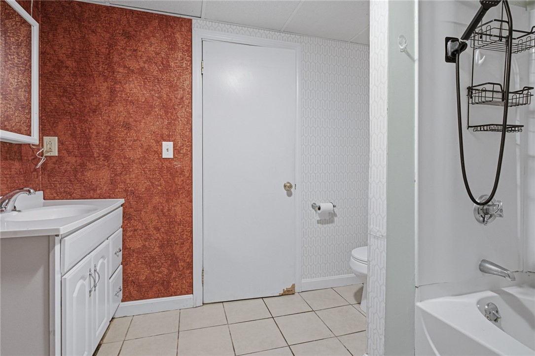 132 Potowomut Road Warwick, RI 02818 - Photo 26 of 37