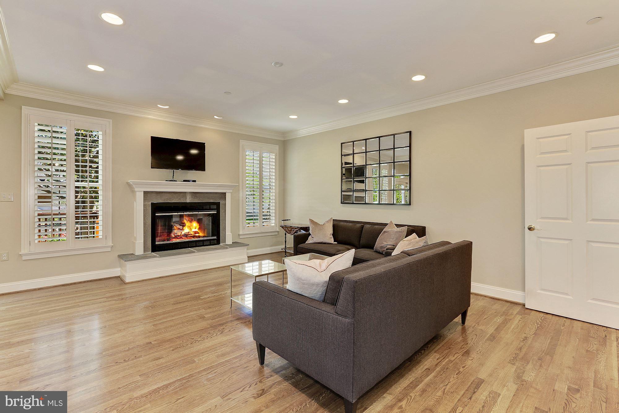 5913 Greentree Road Bethesda, MD 20817 - Photo 2 of 30 Family Room