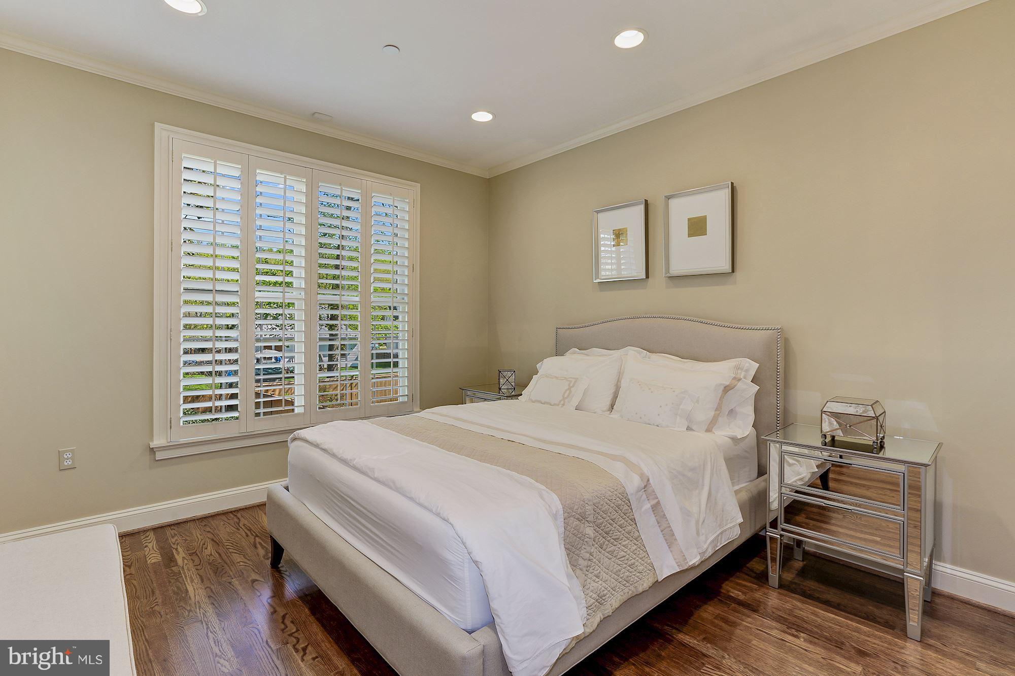 5913 Greentree Road Bethesda, MD 20817 - Photo 11 of 30 Entry Level Bedroom