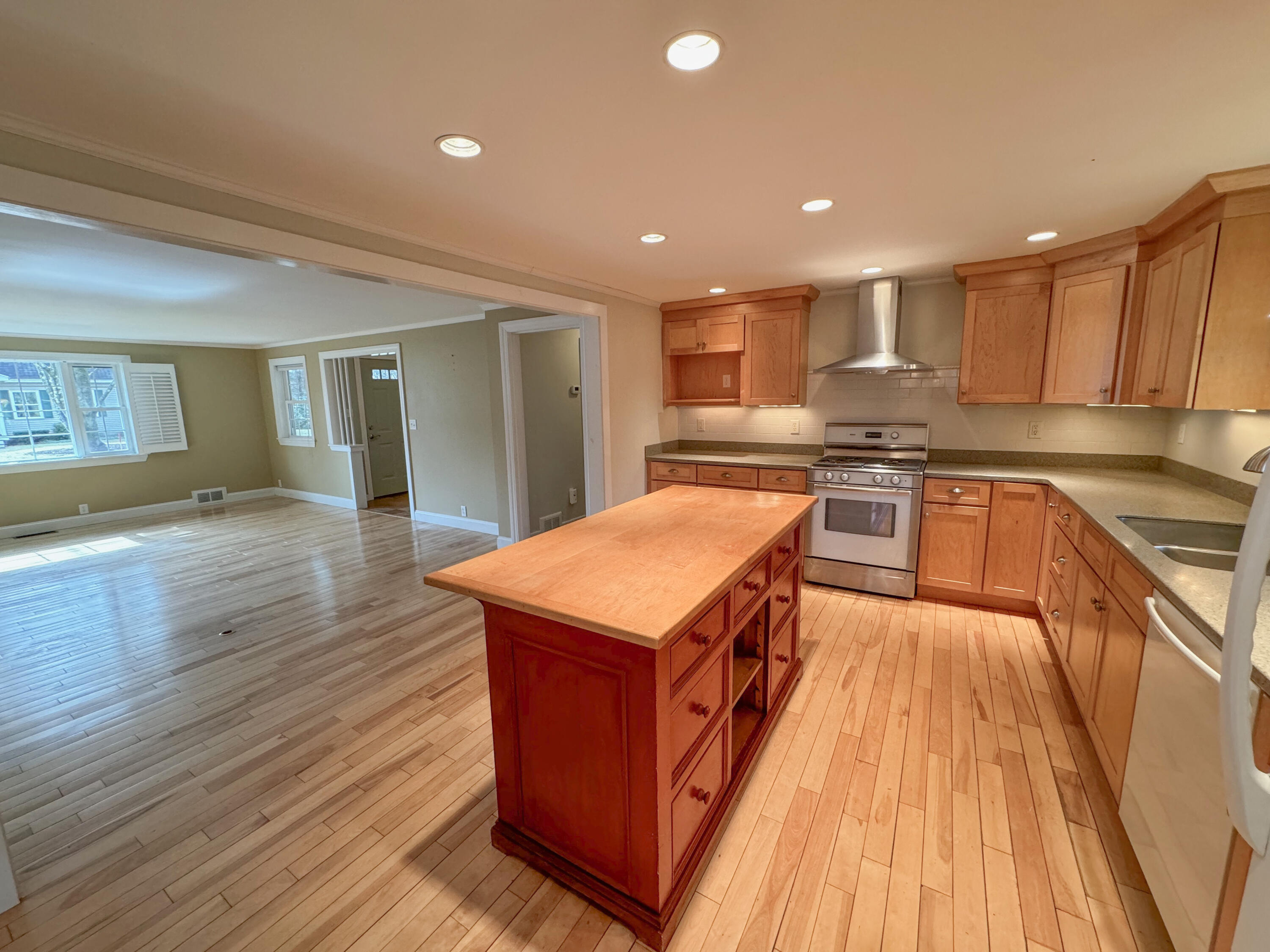 3 Oak Bluff Road Kennebunk, ME 04043 - Photo 27 of 41 Kitchen
