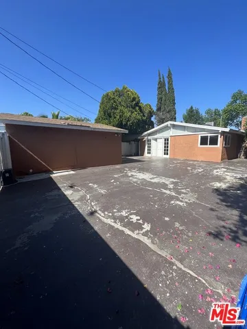 $3,895 | 8227 Lindley Avenue, Reseda, CA 91335