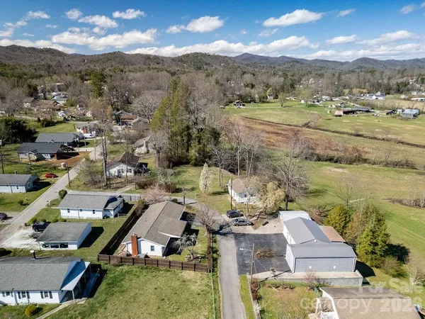 $389,000 | 34 Sunset Drive, Brevard, NC 28712
