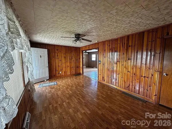 $389,000 | 34 Sunset Drive, Brevard, NC 28712