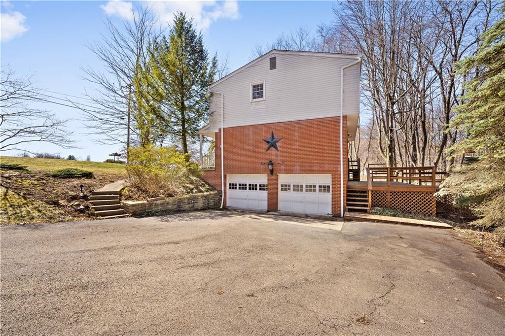 1717 Ridge Road Jeannette, PA 15644 - Photo 5 of 22