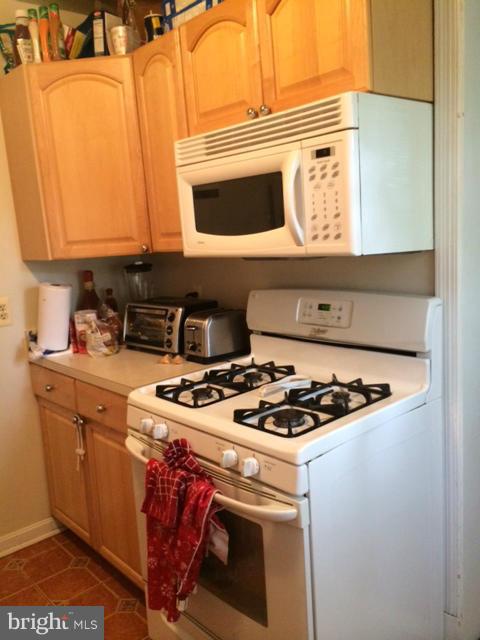 408 Lanark Way Silver Spring, MD 20901 - Photo 15 of 28 Kitchen