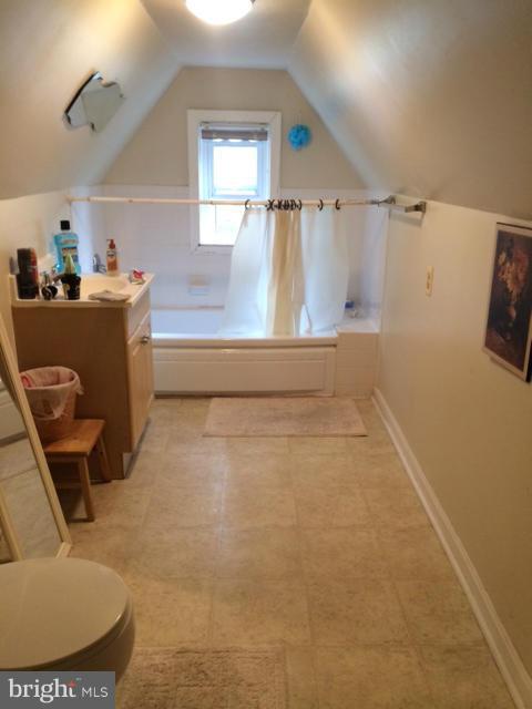 408 Lanark Way Silver Spring, MD 20901 - Photo 19 of 28 Bath