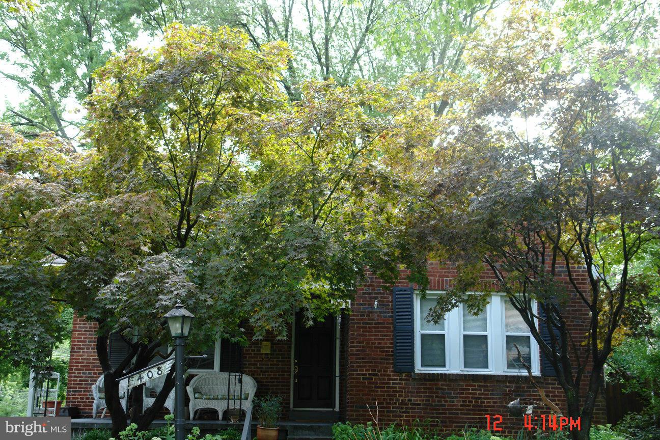 408 Lanark Way Silver Spring, MD 20901 - Photo 5 of 28 Exterior (Front)