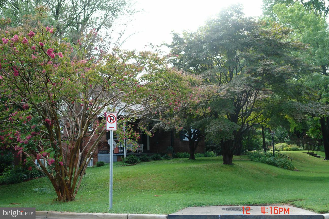 408 Lanark Way Silver Spring, MD 20901 - Photo 7 of 28 Exterior (General)
