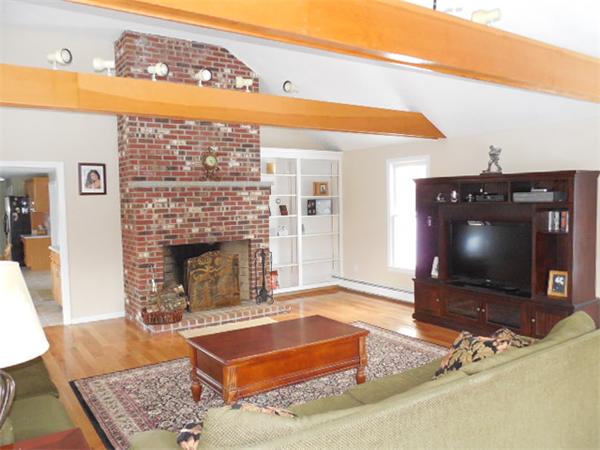 179 Rocky Road Northbridge, MA 01588 - Photo 4 of 18 Gallery Image 4