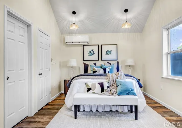 $325,000 | 7369 Trenton Avenue, University City, MO 63130