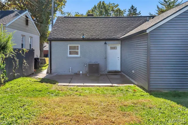 $325,000 | 7369 Trenton Avenue, University City, MO 63130