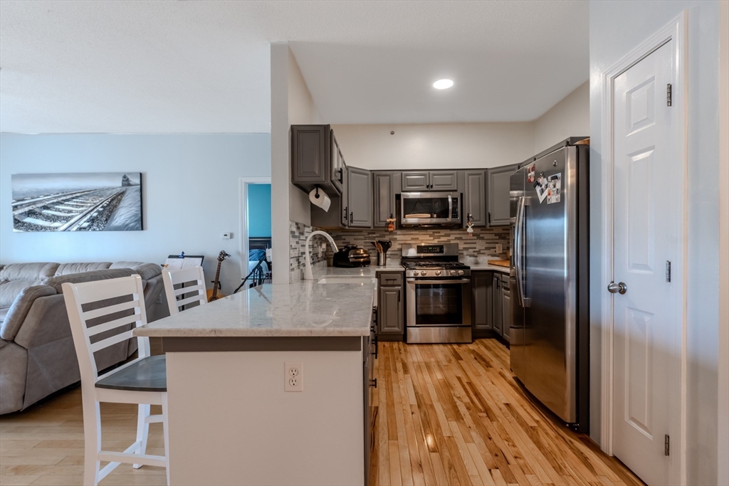 23 Hampshire Road, Unit 401 Methuen, MA 01844 - Photo 4 of 21 Gallery Image 4