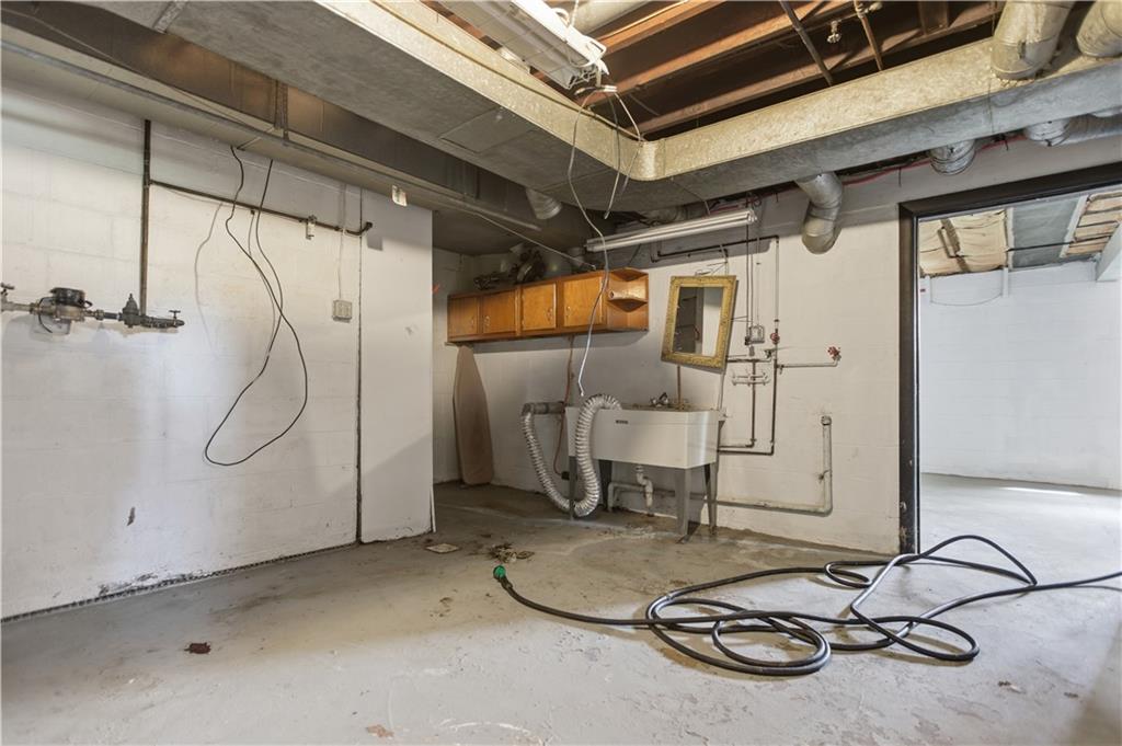 64 Harmon Creek Road Burgettstown, PA 15021 - Photo 26 of 29 a room with gym equipment