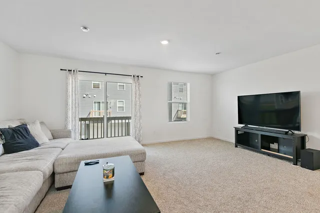 $294,900 | 804 Briar Gln Court, Hampshire, IL 60140