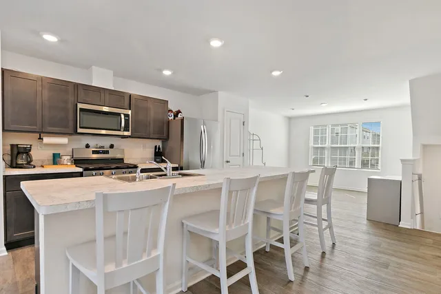 $294,900 | 804 Briar Gln Court, Hampshire, IL 60140