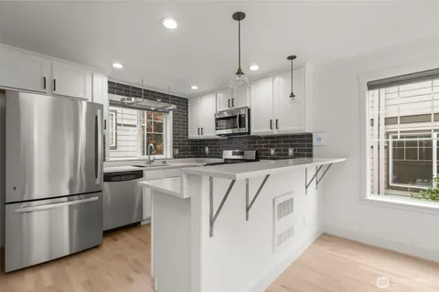 $865,000 | 1507 East Union Street, Unit A, Seattle, WA 98122