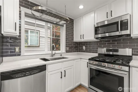 $865,000 | 1507 East Union Street, Unit A, Seattle, WA 98122