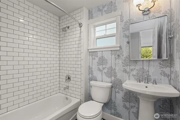 $865,000 | 1507 East Union Street, Unit A, Seattle, WA 98122