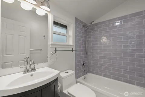 $865,000 | 1507 East Union Street, Unit A, Seattle, WA 98122