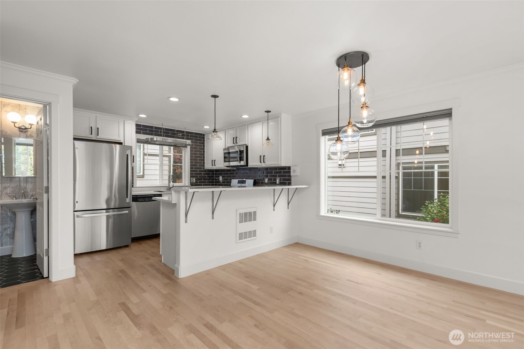 1507 East Union Street, Unit A Seattle, WA 98122 - Photo 7 of 37