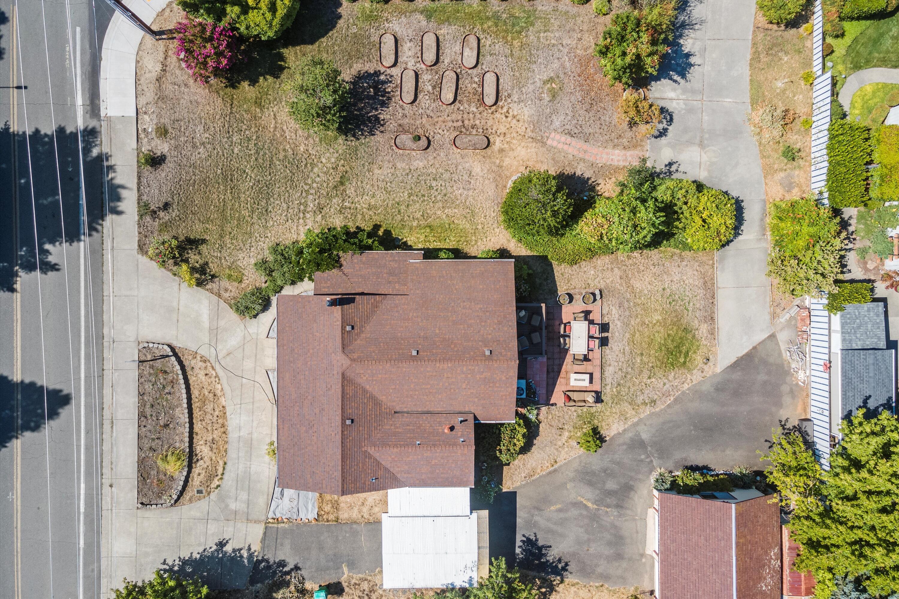 1635 Leonard Road Grants Pass, OR 97527 - Photo 7 of 37 07-DJI_0312